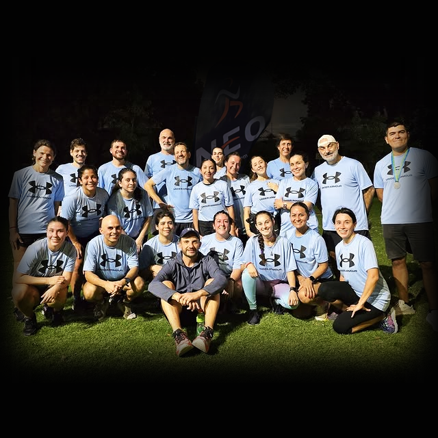 Grupo de corredores en Palermo - Neo Running Team con Pablo Aimetta en el Rosedal